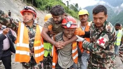 অন্ধকার সুড়ঙ্গে ৯ দিন আটকে ছিলেন সঞ্জয়, বেঁচে রইলেন শুধু পাথরের পানি খেয়ে