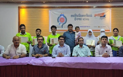ঠাকুরগাঁওয়ে যুক্তিতর্কে চ্যাম্পিয়ন সরকারি বালিকা উচ্চ বিদ্যালয়