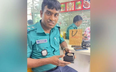 এজাহারনামীয় আসামি এসআই ফরহাদ মাতুব্বর, কুলাউড়া থানায় সেকেন্ড অফিসারের দায়িত্বে
