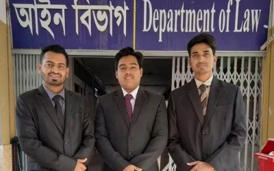 একই রুমের তিন বন্ধু বিজেএস পরীক্ষায় উত্তীর্ণ