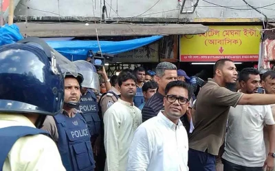 গুলিস্তানে জাসদ কার্যালয়ে পুলিশের অভিযান, আটক ৪০