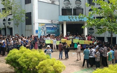 সিলেট ইঞ্জিনিয়ারিং কলেজে শিক্ষার্থীদের আন্দোলনে দুই দিন ধরে অবরুদ্ধ শিক্ষকরা