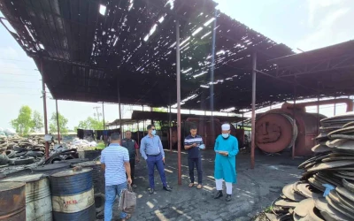 সিংগাইরে টায়ার পুড়িয়ে পরিবেশ দূষণ, গ্রীন এনার্জিকে লাখ টাকা জরিমানা