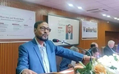 ‘যুদ্ধ কেবল সেনাবাহিনী বা সরকারের সংঘর্ষ নয়, এটি মানবিক ট্র্যাজেডি’: জবি উপাচার্য