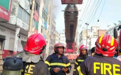 গাজীপুরে পোশাক কারখানায় আগুন, নিয়ন্ত্রণে ৯ ইউনিট