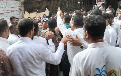 আদালতে বিএনপি-জামায়াত আইনজীবীদের হাতাহাতি, এজলাস ছাড়লেন বিচারক