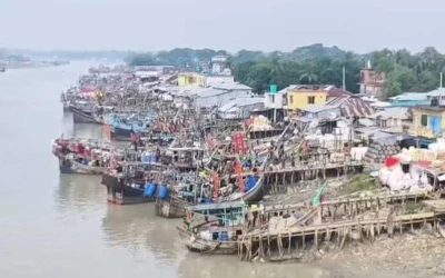 সমুদ্রে মাছ ধরার ২২ দিনের নিষেধাজ্ঞায় জেলেরা অসন্তোষ