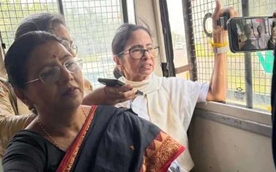 মমতা বন্দ্যোপাধ্যায় আটক