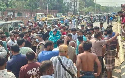 অটোরিকশাচালকদের অবরোধে অচল মোহাম্মদপুর-বসিলা সড়ক, চরম ভোগান্তিতে যাত্রীরা