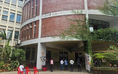 ২৪ ঘণ্টা অবরুদ্ধ চুয়েট ভিসি, পানি-বিদ্যুৎ সংযোগ বিচ্ছিন্ন