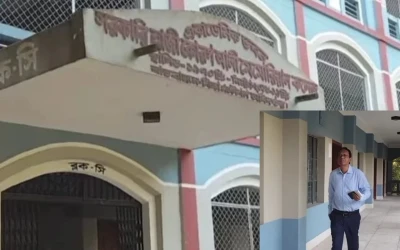 সিরাজগঞ্জে সরকারি কলেজের শ্রেণিকক্ষ দখল করে অধ্যক্ষের বেডরুম!
