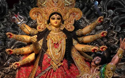 মন্ত্র পাঠ, শঙ্খ--ঢাকে দেবীকে আমন্ত্রণের মধ্য দিয়ে দুর্গাপূজা শুরু