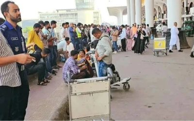 ঢাকা-রিয়াদ ফ্লাইট বাতিলে চরম বিপাকে রেমিট্যান্স যোদ্ধারা