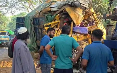 নাটোরে বাস-ট্রাক সংঘর্ষে নিহত ১৪, আহত ২০