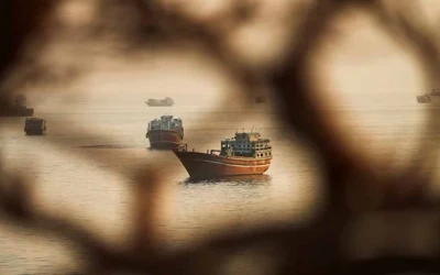 হরমুজ প্রণালিতে ৪ জাহাজে হামলা: ইরান