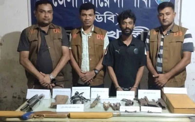 নোয়াখালীতে দেশীয় বন্দুকসহ অস্ত্র তৈরির কারিগর গ্রেপ্তার