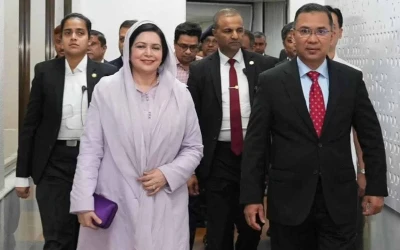 দেশে ফিরেছেন প্রধানমন্ত্রী